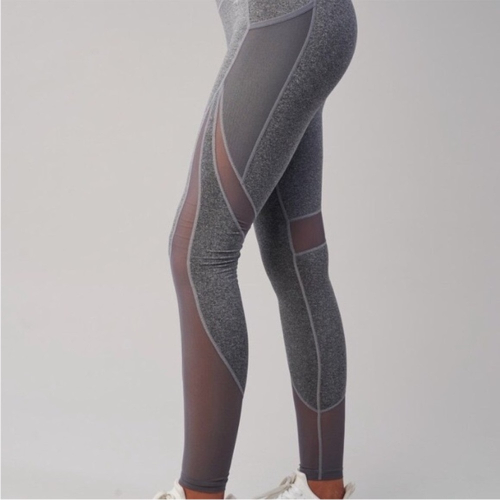 GUC Sz Medium Gymshark leggings with pockets